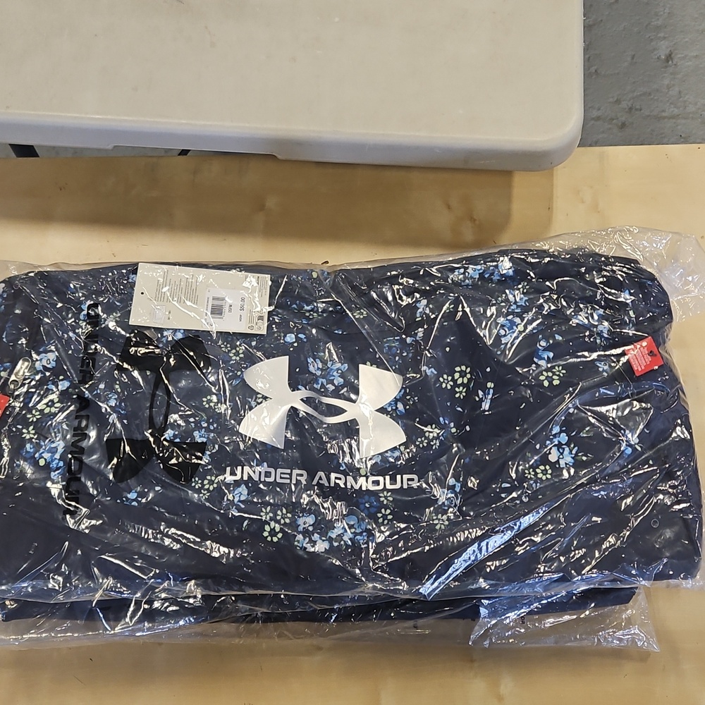 BRAND NEW NEVER USED Under Armour Blue Floral Duffel Bag - Picture 6 of 7
